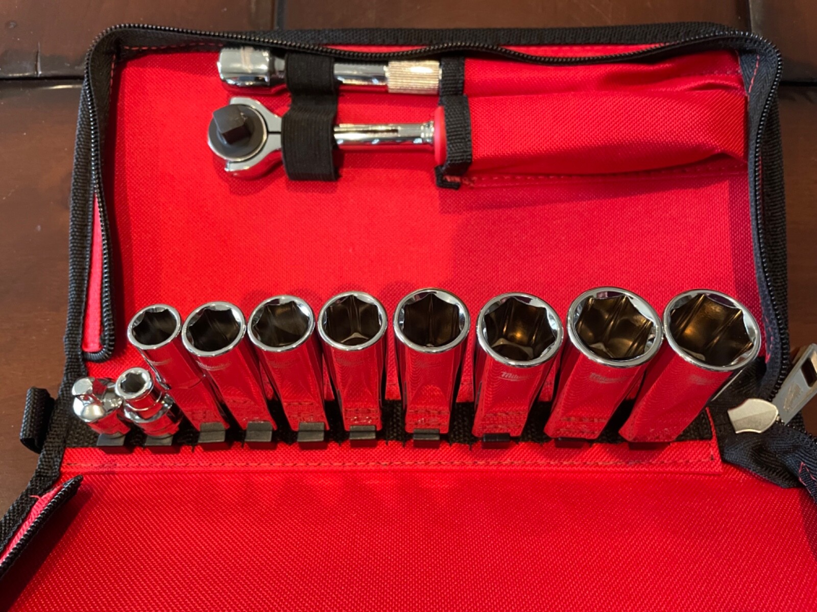 Milwaukee 12pc 3/8″ Socket Set Metric 48-22-9001 new open box