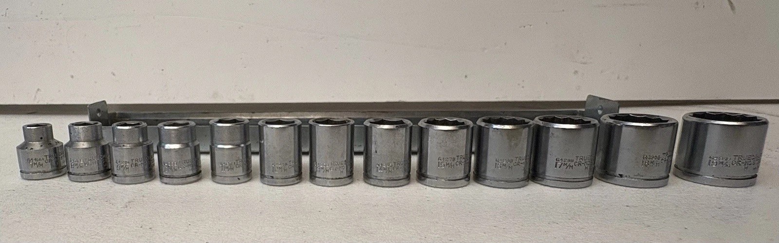 Vintage Truecraft 3/8” Drive Metric Socket Set 7mm-19mm