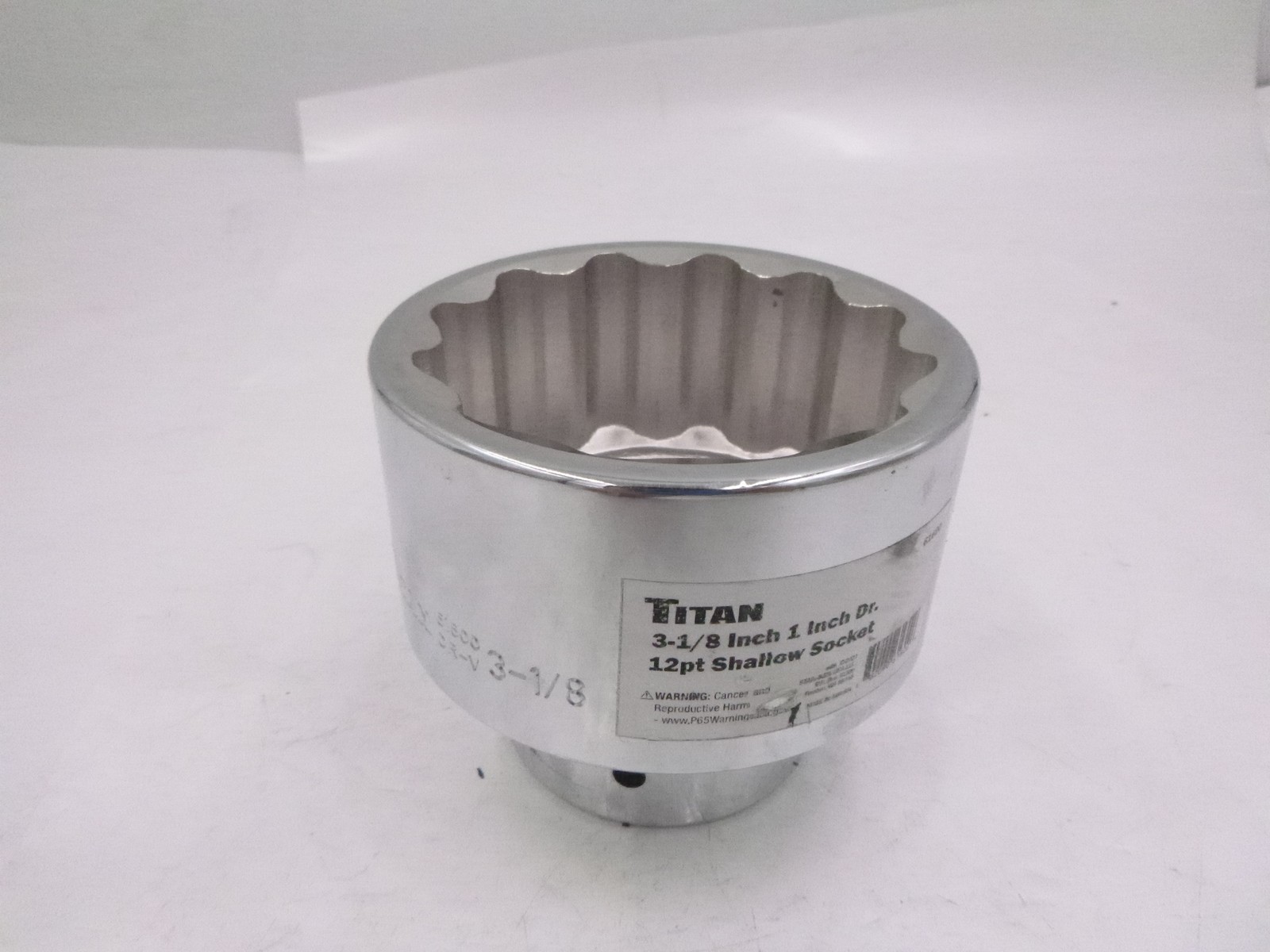 Titan 61600 Chrome Shallow 3-1/8″ Socket 1″ Drive 12-Point CR-V