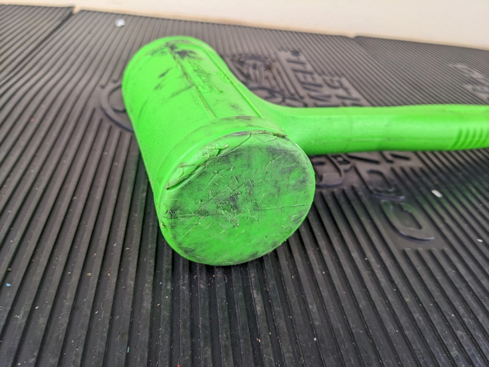 #ax431 Snap-On HBFE48 Dead Blow 48-Ounce Soft Grip Hammer Green