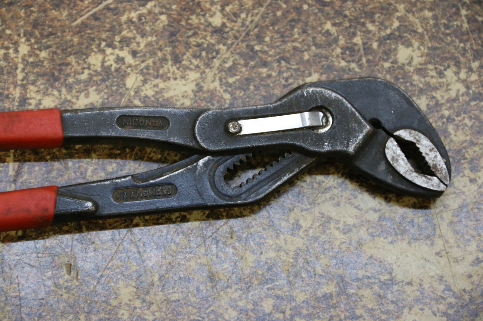 MAC TOOLS KNIPEX COBRA P12C 12″ PLIERS