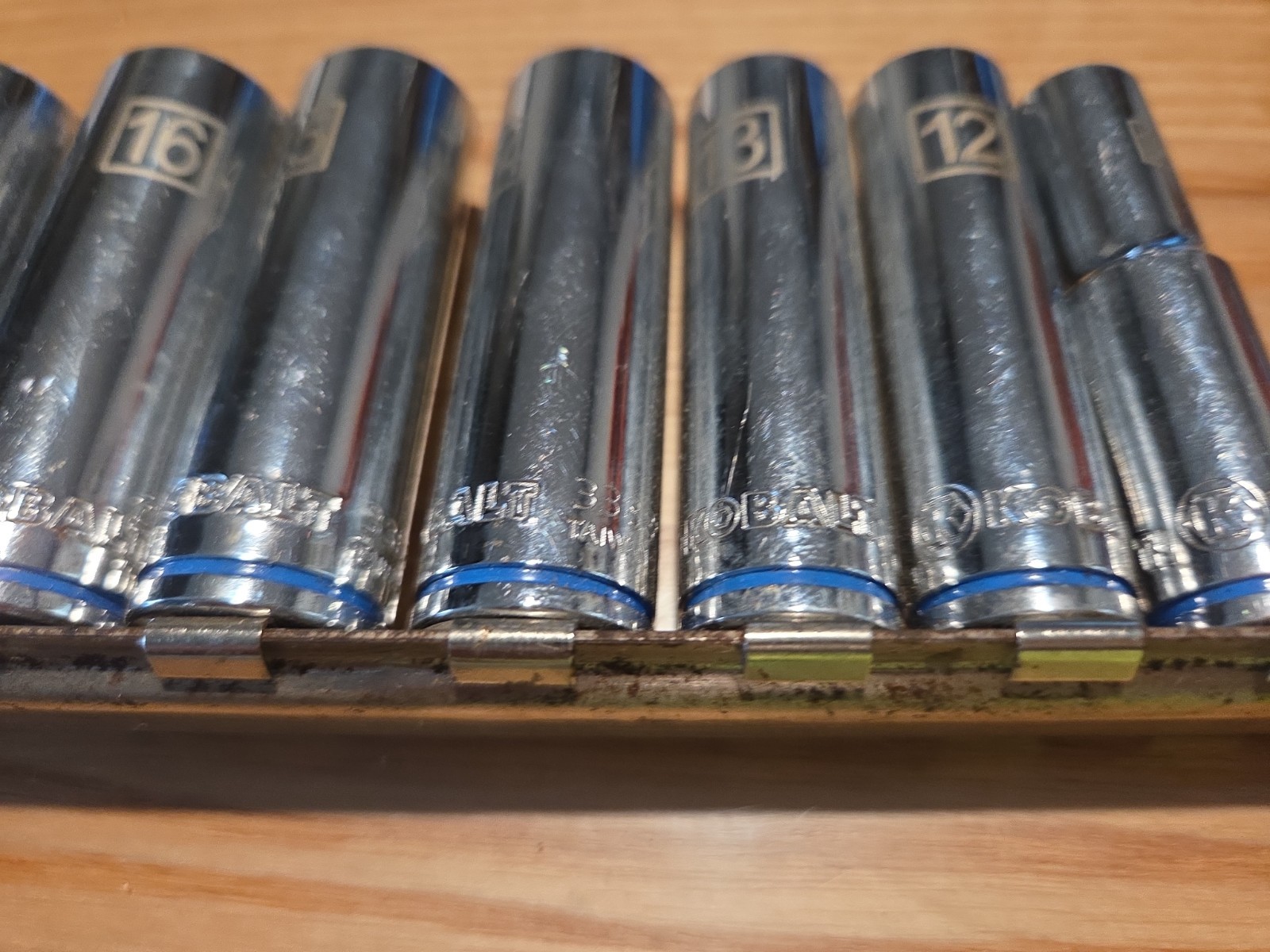 Kobalt 3/8in Drive 6-point Deep Well Sockets Set 8pc Metric 10mm-19mm chromed