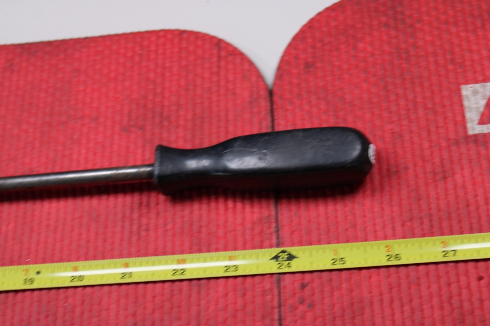 Snap-on SSD422A 21″ Shaft Flat/Slotted Screwdriver 25″ Long Black Handle USA