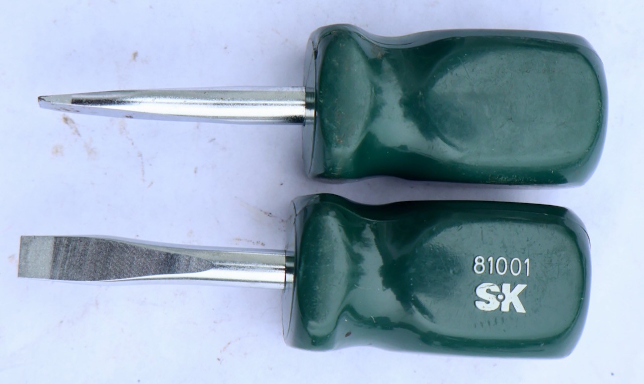 (9) S-K (France) Green Handle Screwdrivers – Flat – Phillips – Torx / MT Tools