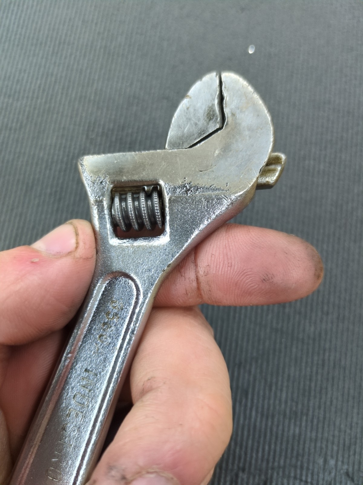 «INDESTRO SUPER» U.S.A. #3586A 6″ FORGED ALLOY STEEL ADJUSTABLE END WRENCH.