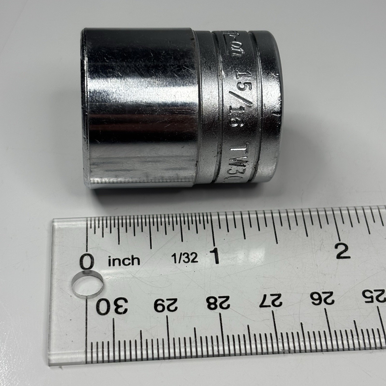 Snap On Tools TW301 1/2 Dr 6Pt SAE 15/16 Flank Dr Shallow Socket VTG 1983 USA