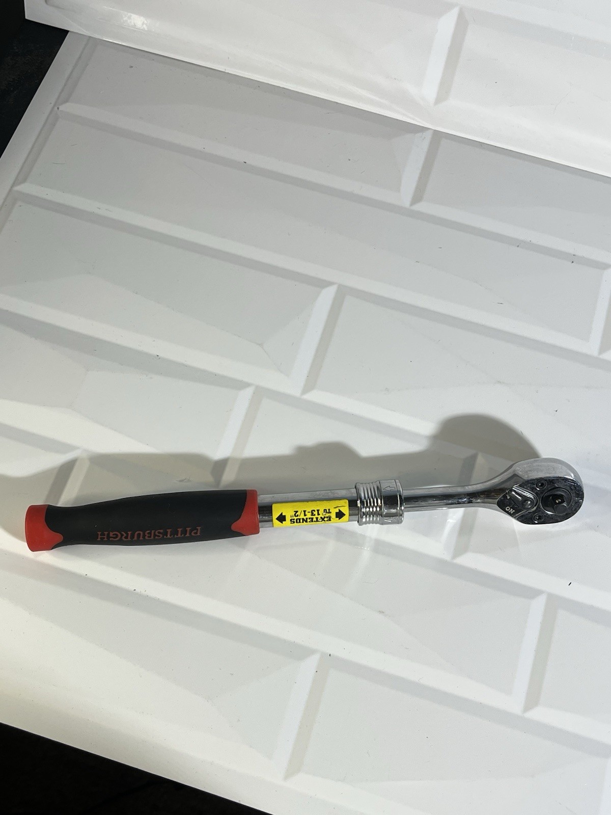 Pittsburgh Extendable Ratchet 3/8″- 1/4″ Drive Extends to 13-1/2″