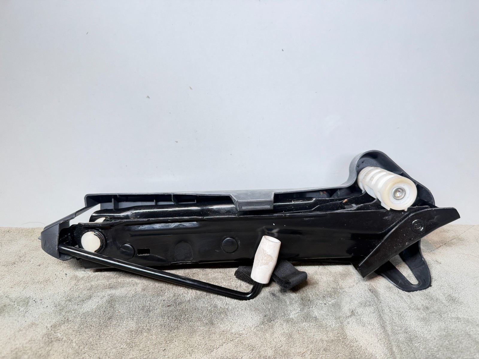 2012-18 Audi A6 S6 A7 S7 Emergency Spare Tire Jack With Mount OEM 4G0011031F