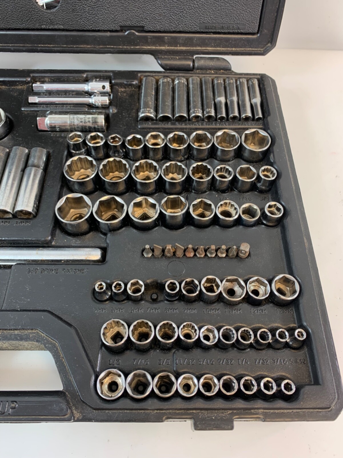 Craftsman 33618 107pc Metric & SAE Socket Set 1/4″ 3/8″ 1/2″ Drive USA