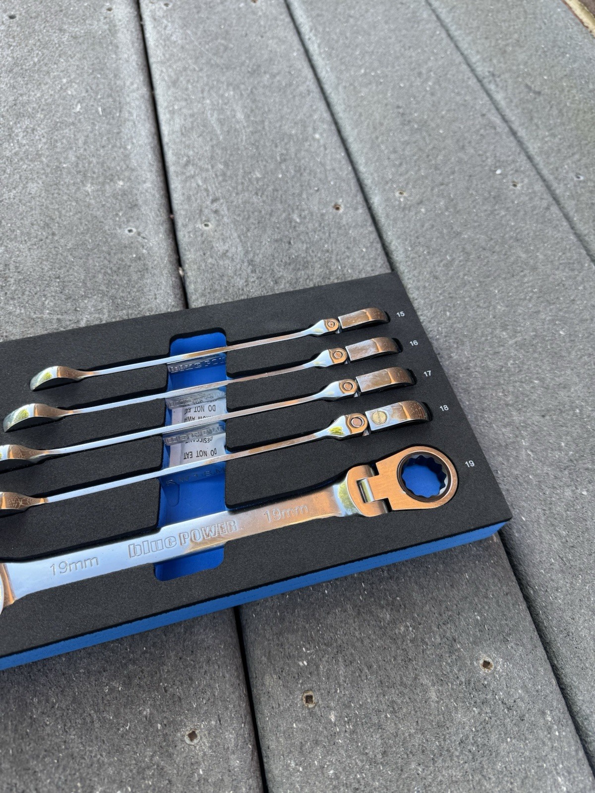 New Cornwell BluePower BPRW12MFST – 12 Pc Metric Ratcheting Flex Head Wrench Set