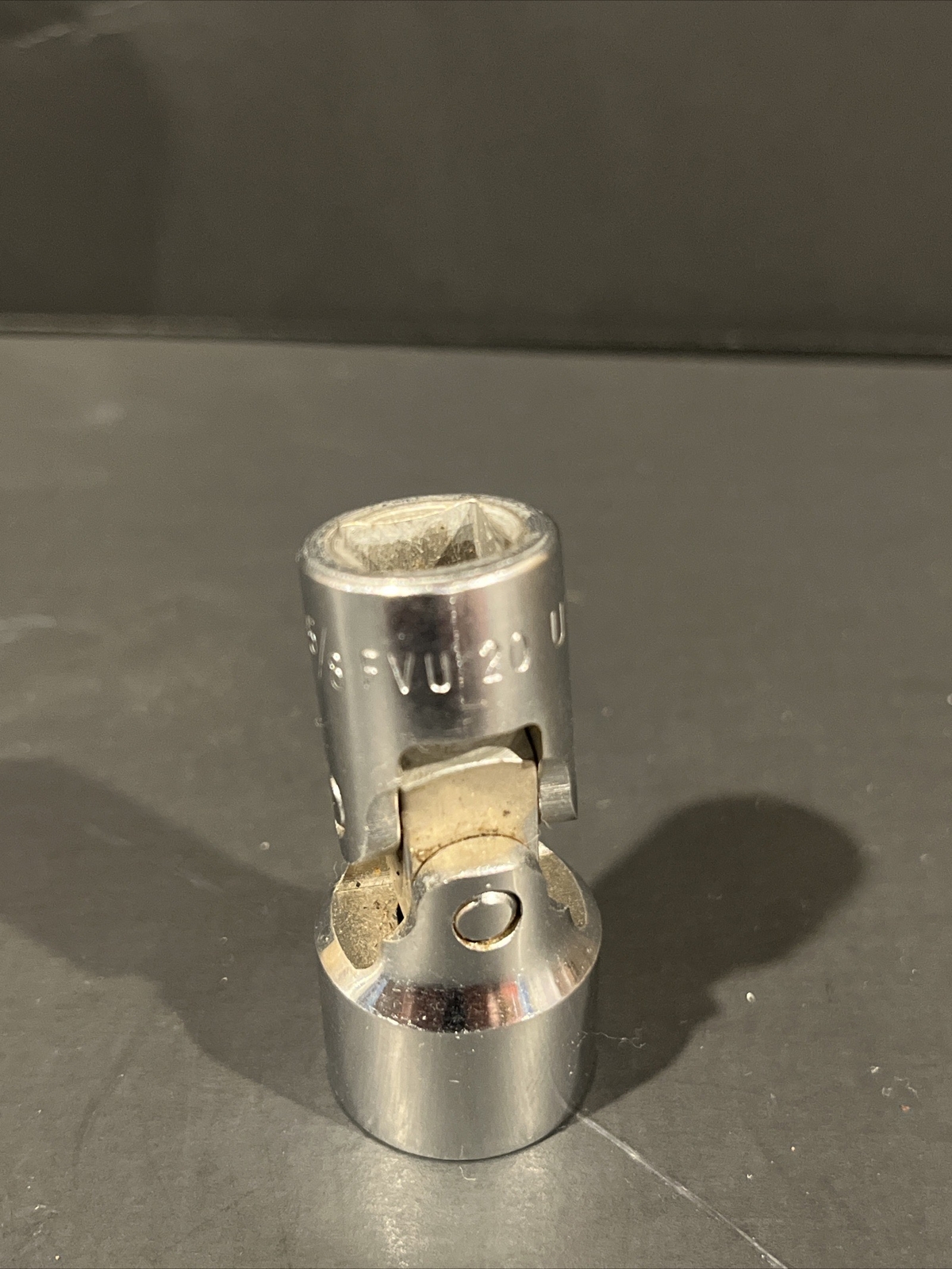 Snap On Tool FVU20 5/8″ Flank Drive Shallow Universal Socket 3/8″ Drive 12 Point
