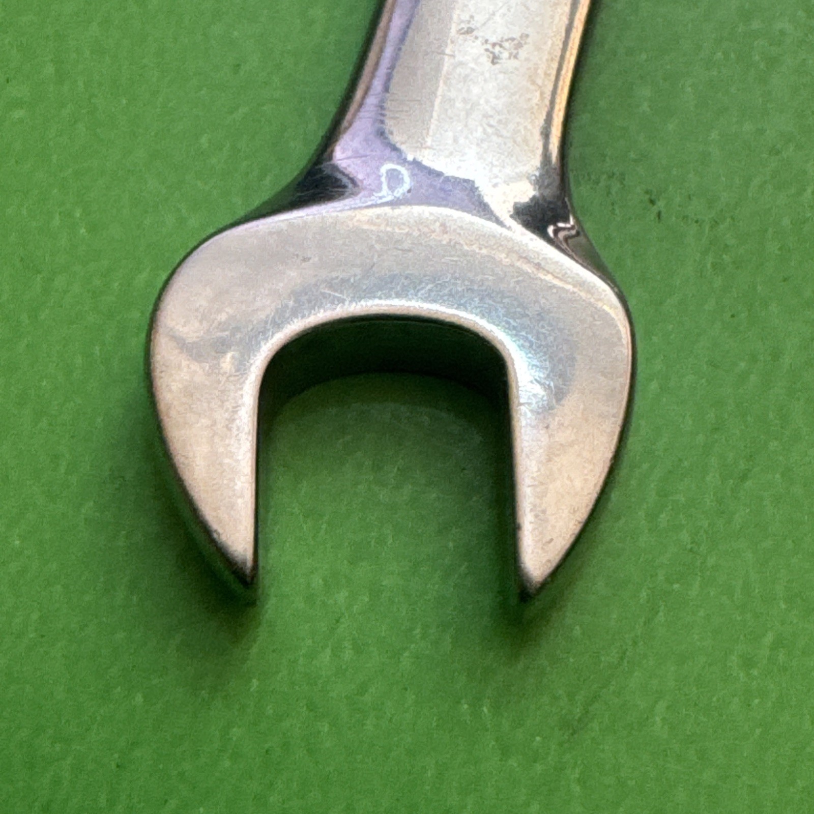 Snap-On USA 12-Point SAE Size 5/16″ Flank Drive Midget Combination Wrench OXI10B