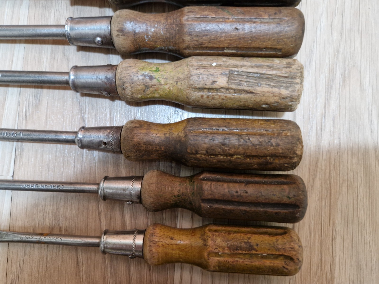 Jörg 1660 ; 1661 set of Flat wooden screwdrivers vintage