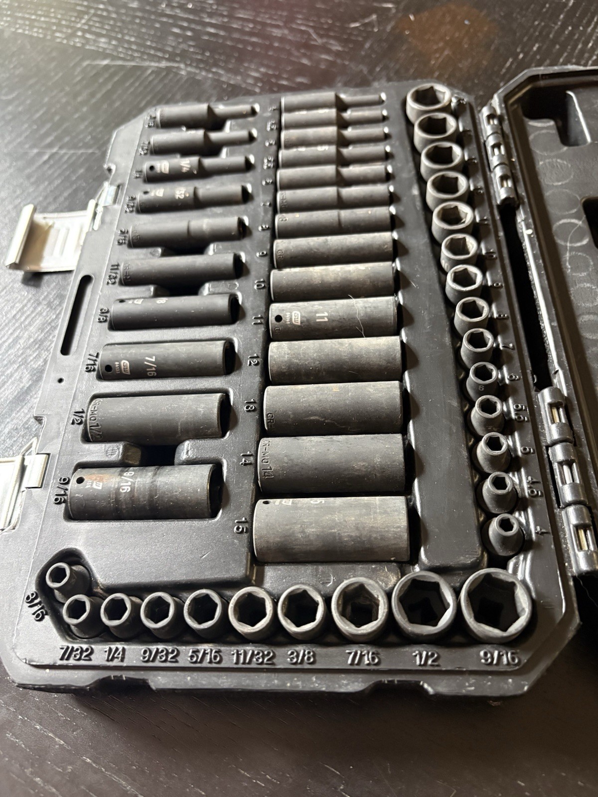 Gearwrench 48-Pc 1/4″ Drive 6-Point Impact Socket Set SAE/Metric Standard Deep