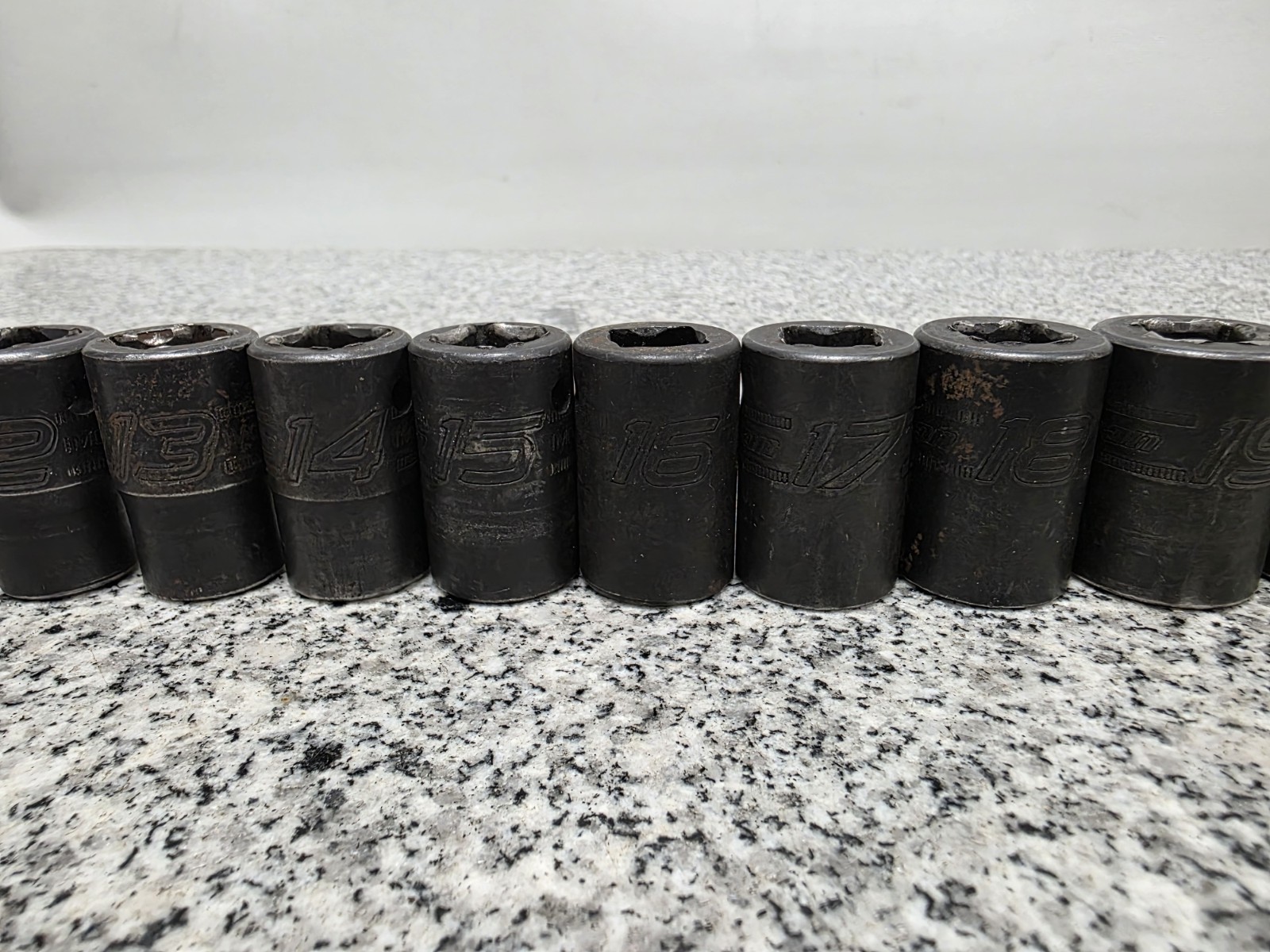 SNAP ON 12PC 10MM – 23MM 1/2″ DR METRIC 12 POINT IMPACT SOCKET SET