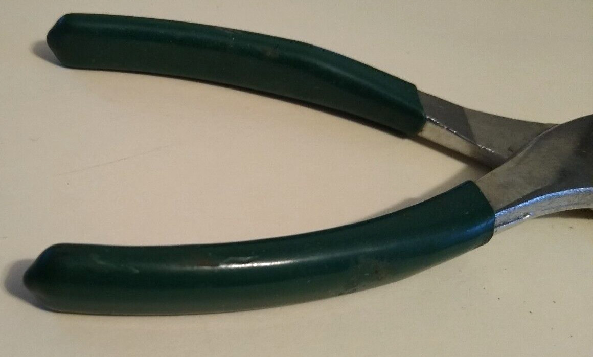 S-K – 7206 – 6-1/2″ Long Slip Joint Pliers – Soft Grip Green Handles -Pre-owned