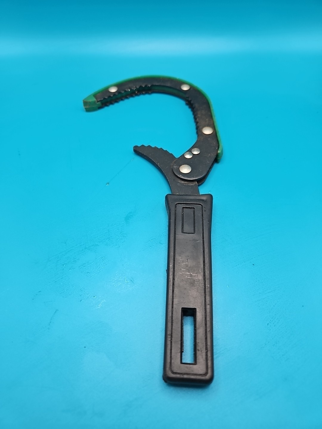 Jaws Oil Filter Wrench Adjustable Jaws