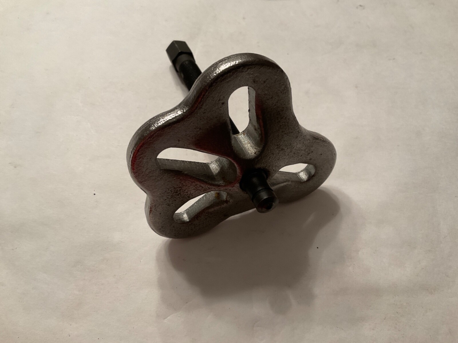 OTC Tool 7403 Steering Wheel Pulley Flywheel Puller. Center bolt and plate