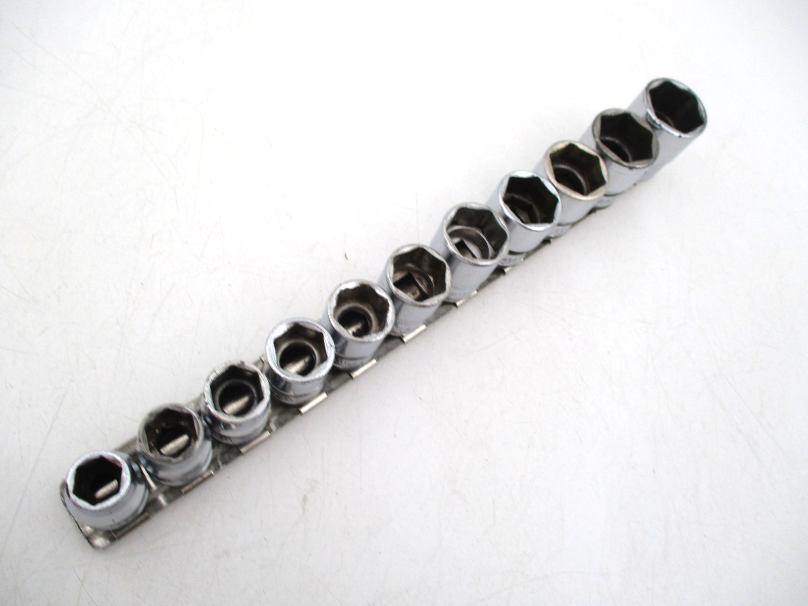 SNAP-ON 11 Pc Shallow Socket Set 3/8″ Drive 6 Point 9- 19mm 212FSMY Minus 8mm