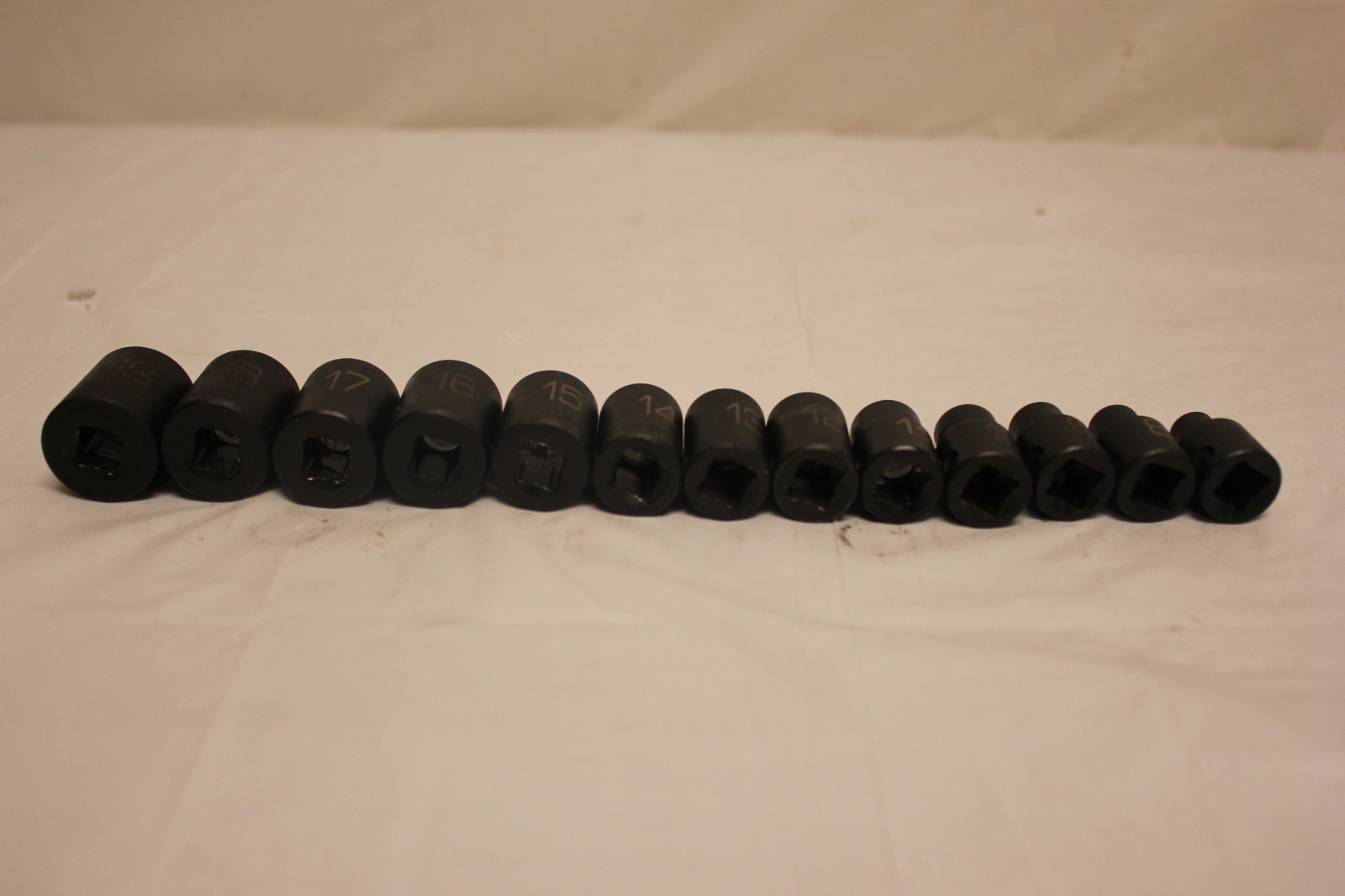 MATCO Tools ADV 13 Pc 3/8″ Drive Metric 12 Point Impact Socket Set 7-19mm F2B8