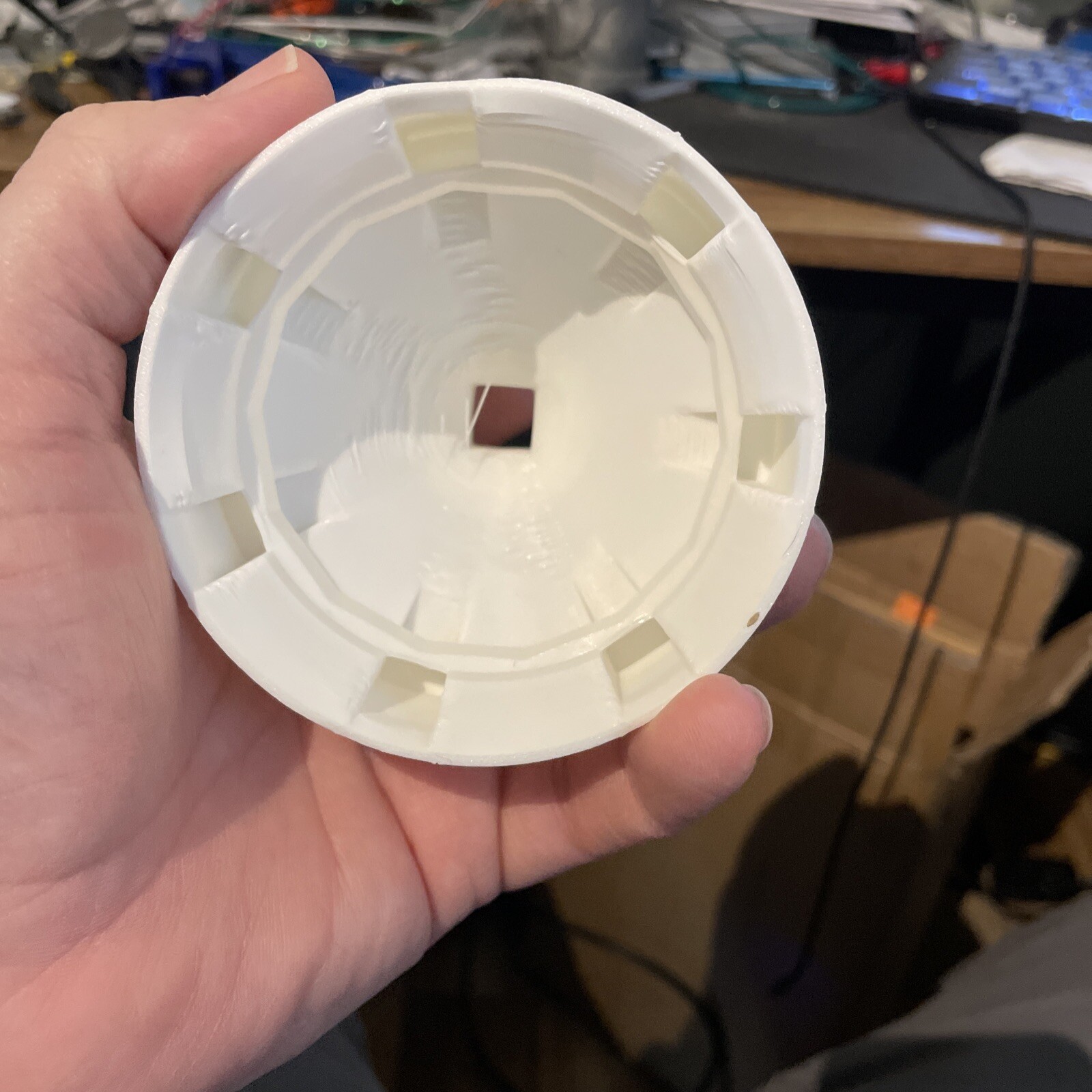 3D printed oil_filter_drain_72.5mm 14 flute oil filters. This is an oil filter r