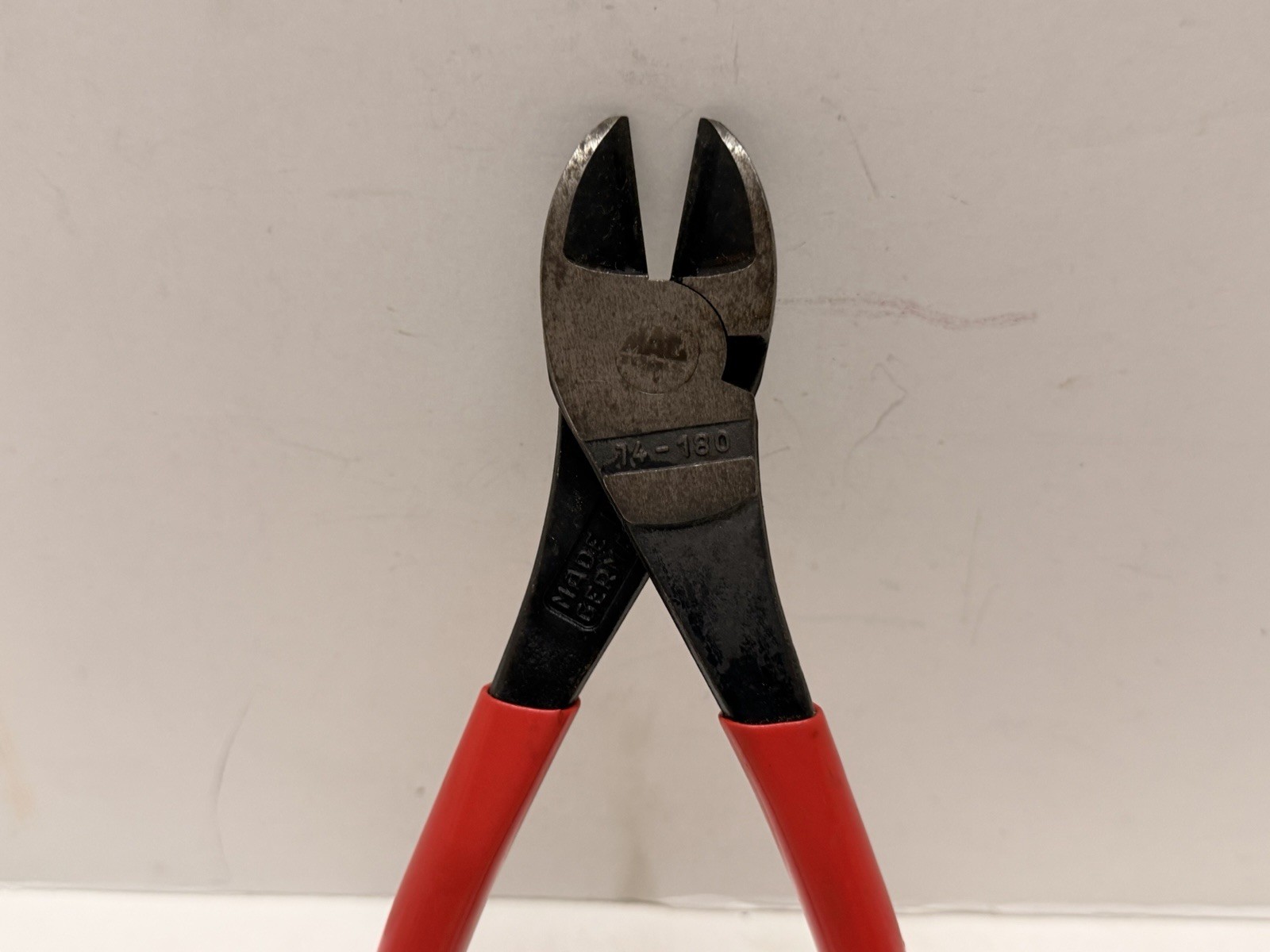 MAC Tools High Leverage Diagonal Cutters Pliers 7″ Long Wire Side Red Knipex