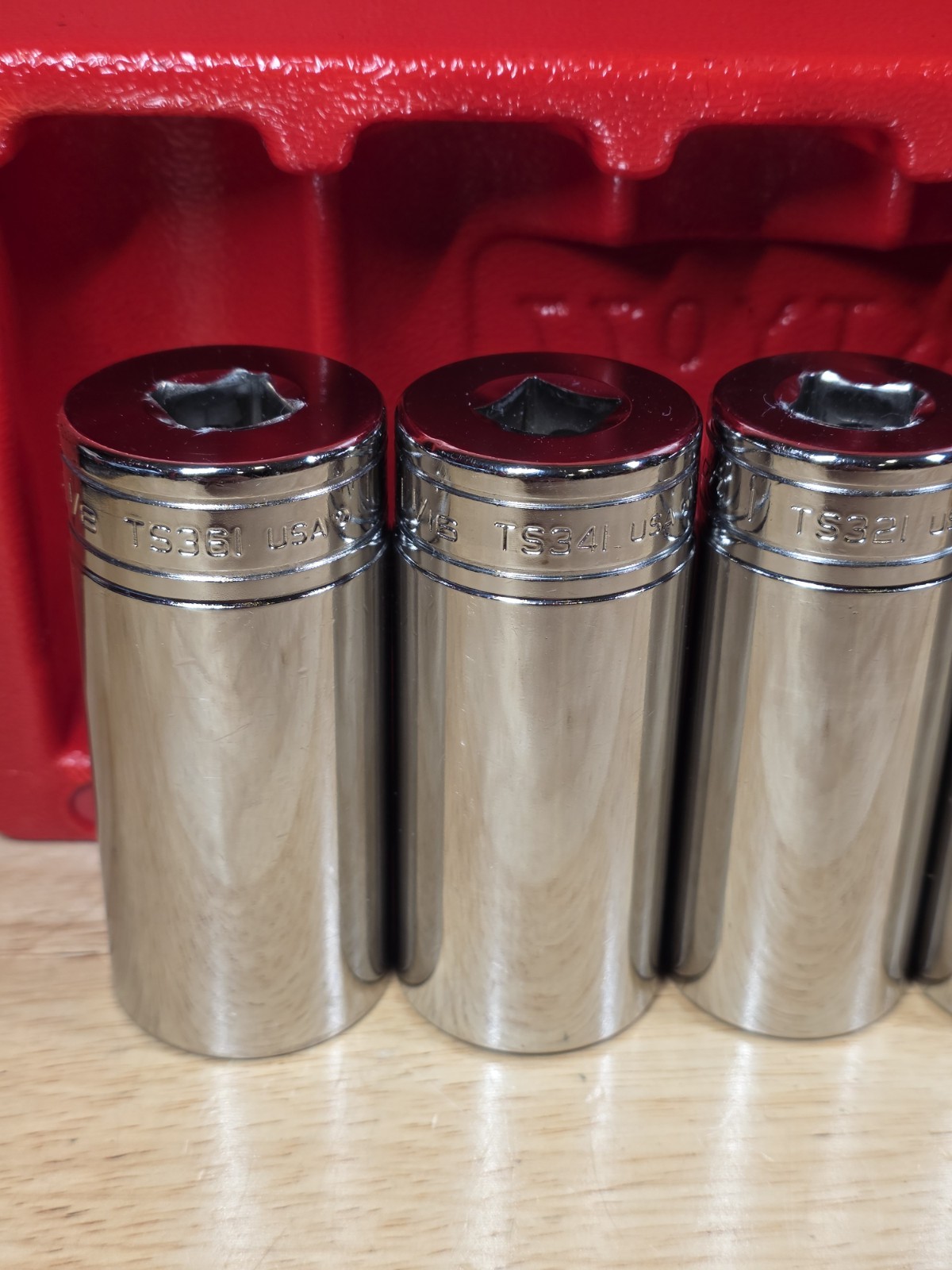 Snap-on 313TSYA 1/2″ Drive 13-Piece 3/8″ – 1-1/8″ Deep 6-Point Chrome Socket Set