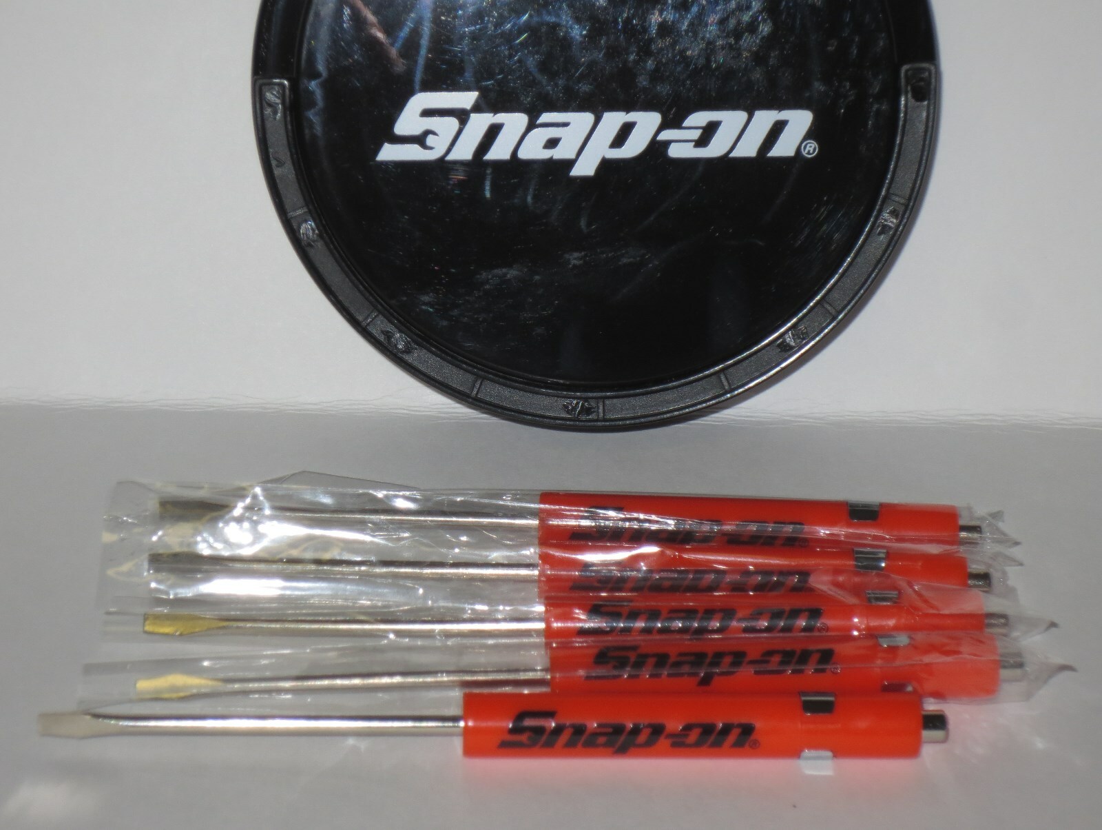 (5)FIVE Snap on ORANGE Pocket Screwdrivers, Flat Tip Screwdriver, Magnetic .NEW.