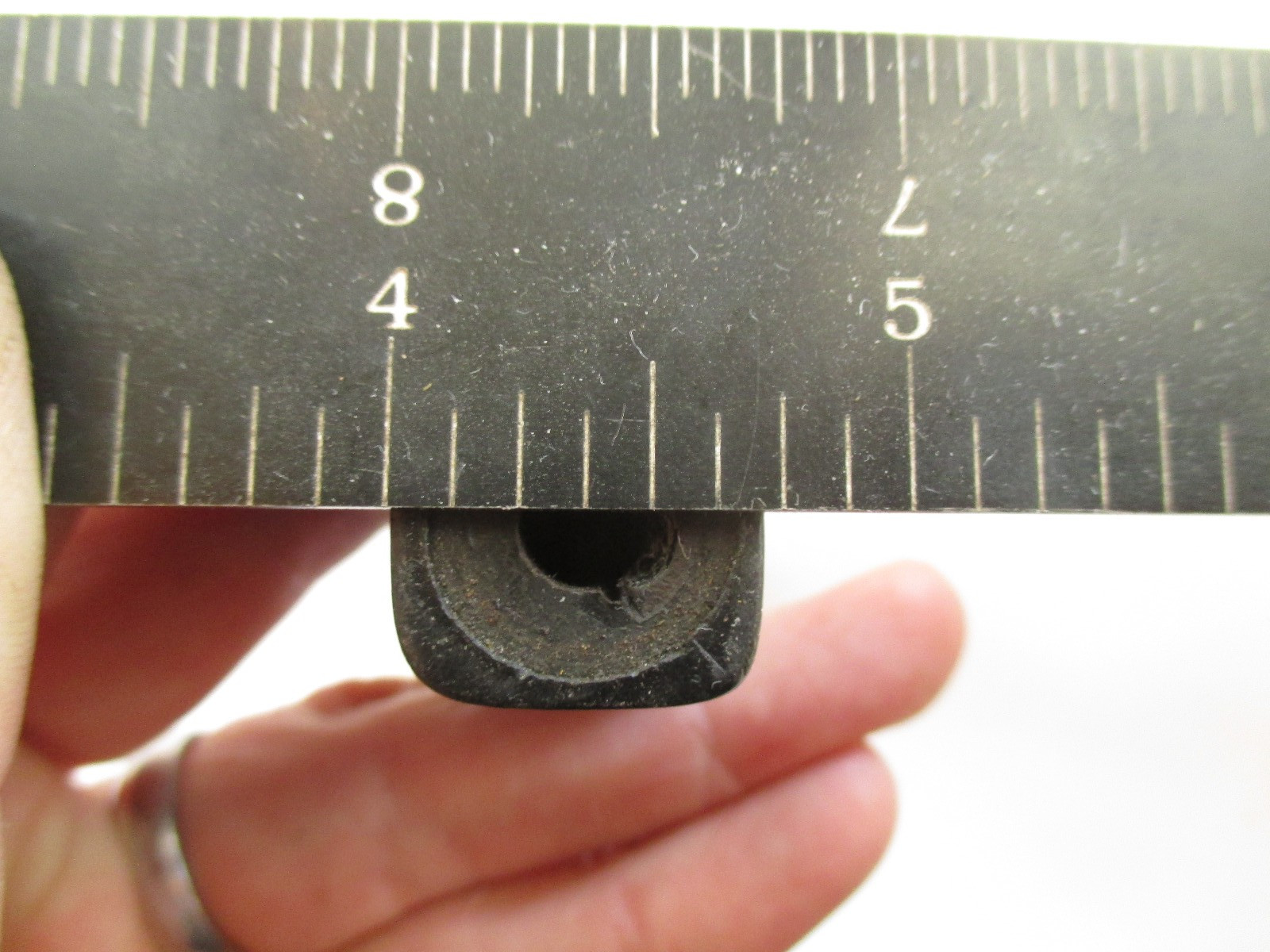 Snap-On Replacement Screwdriver Handle Black. ~3/4″ x 3-7/16″. 1/4″ Inside Diam