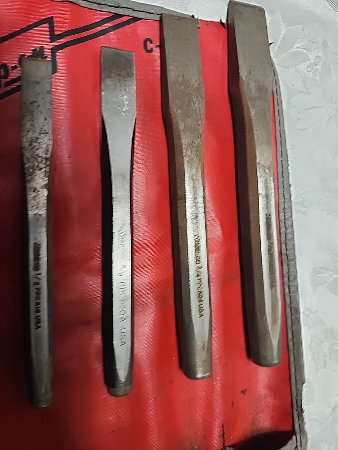 Snap on Tools 5 Piece Flat Chisel Set w/ C-50B Kit Bag. Used