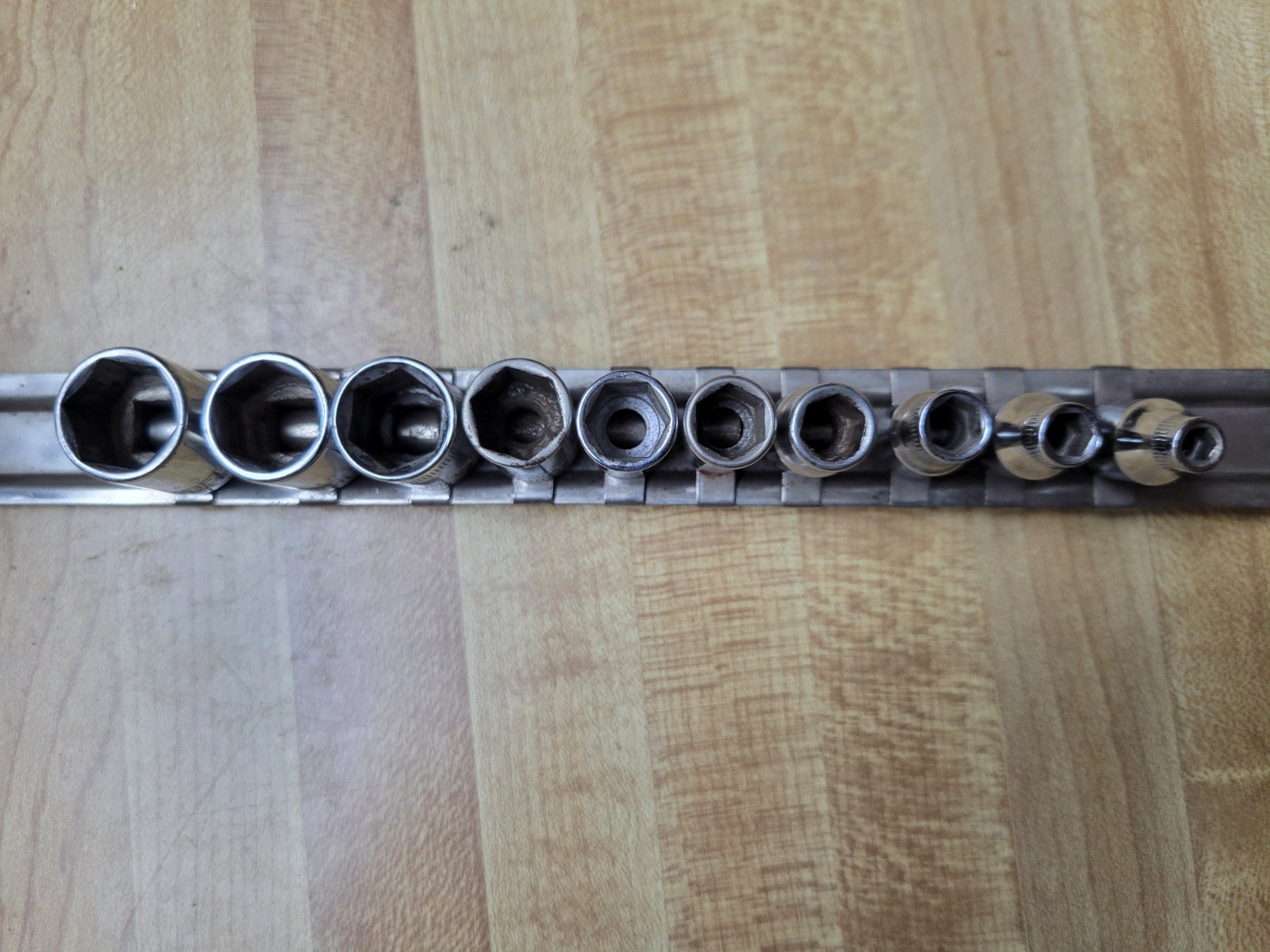Craftsman USA 1/4 Dr 6 Pt 10 Pc Metric Sockets 4mm – 13mm + 11 Deep Sockets