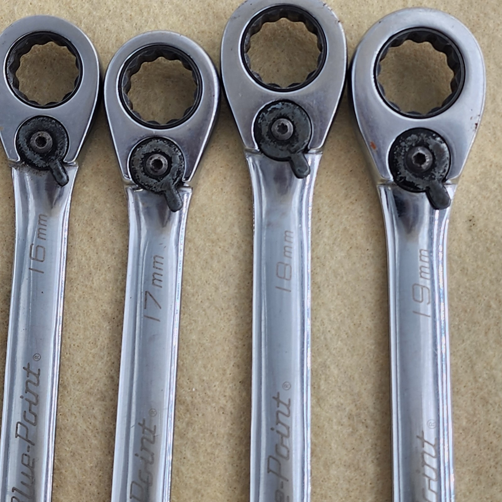 Blue-Point 12 Pc Metric Reversible Ratcheting Combination Wrench Set 8mm-19mm Sn