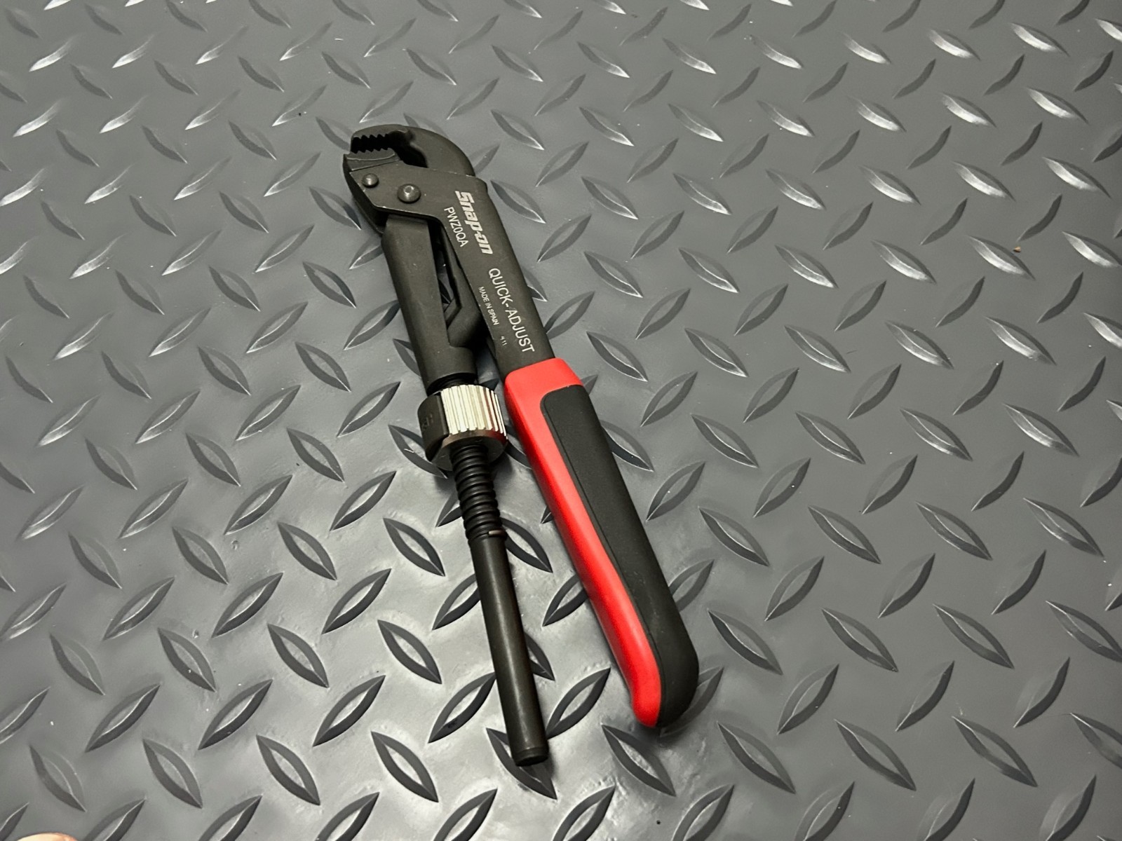 Snap-on Tools Red 8-5/8″ Soft Grip Quick Adjust Pliers Wrench PWZ0QA NEW