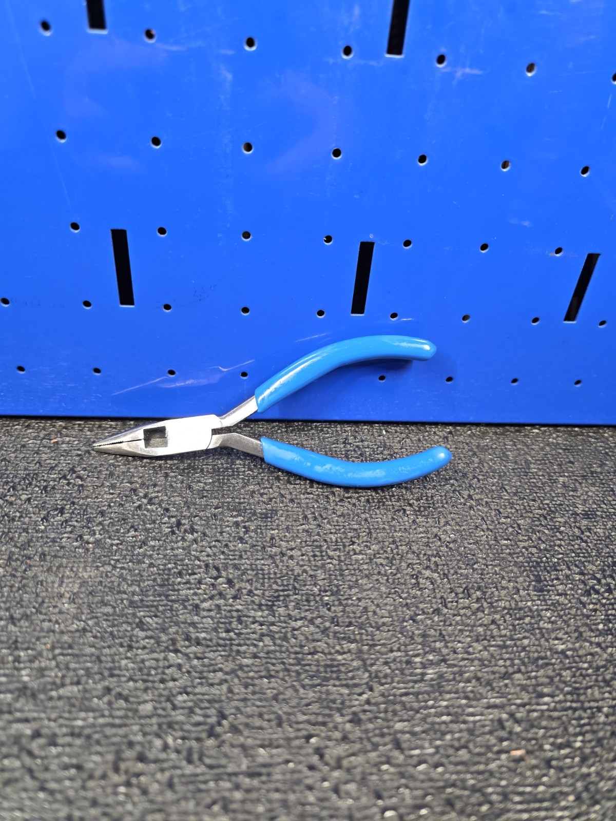 Blue-Point Tools BDG95CMP Mini Needle Nose Pliers Blue See Details