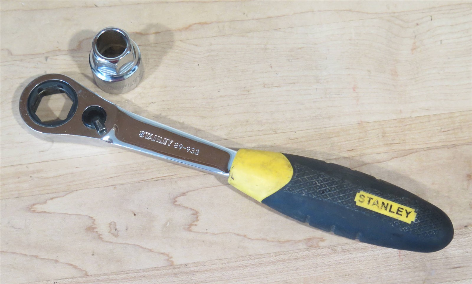 Stanley 89-933 72T 1/2″-Drive Pass-Thru 9″ Ratchet Handle with 3/4″ Socket