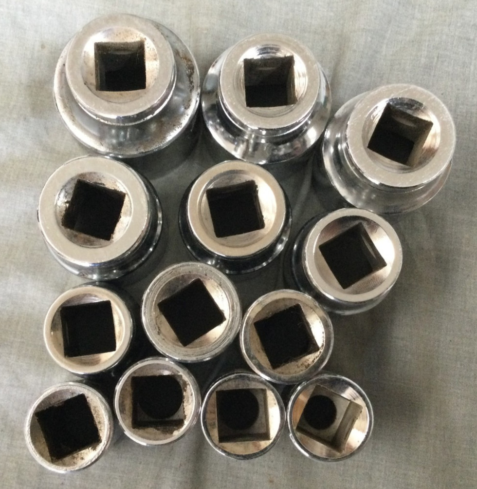 1/2″ Drive Socket Set – Ratchet – Extension & Breaker Bar – Metal Case Japan