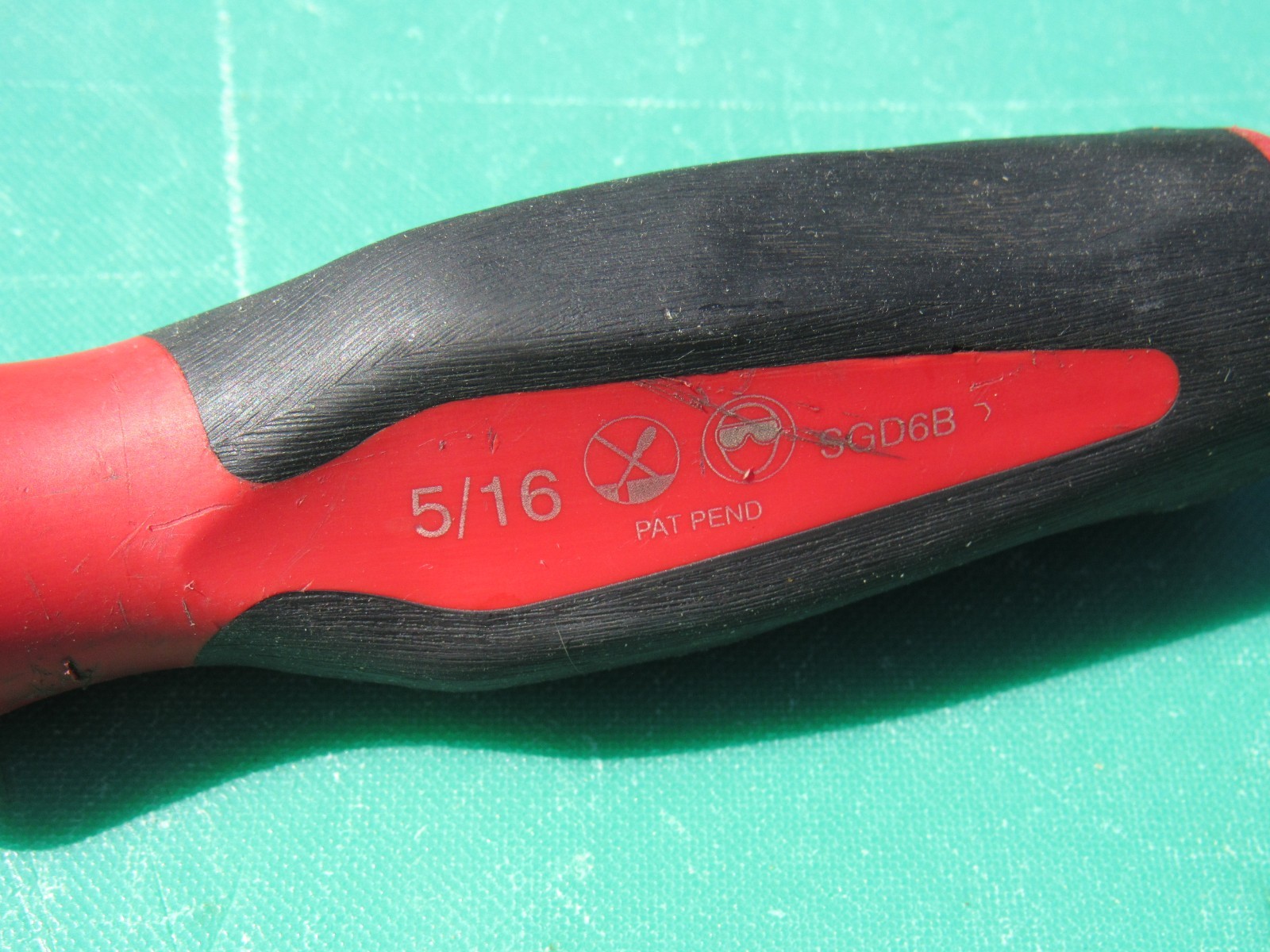 SNAP ON SGD6BR SGD6B RED BLACK HANDLE STRAIGHT / FLAT TIP / SLOTTED SCREWDRIVER
