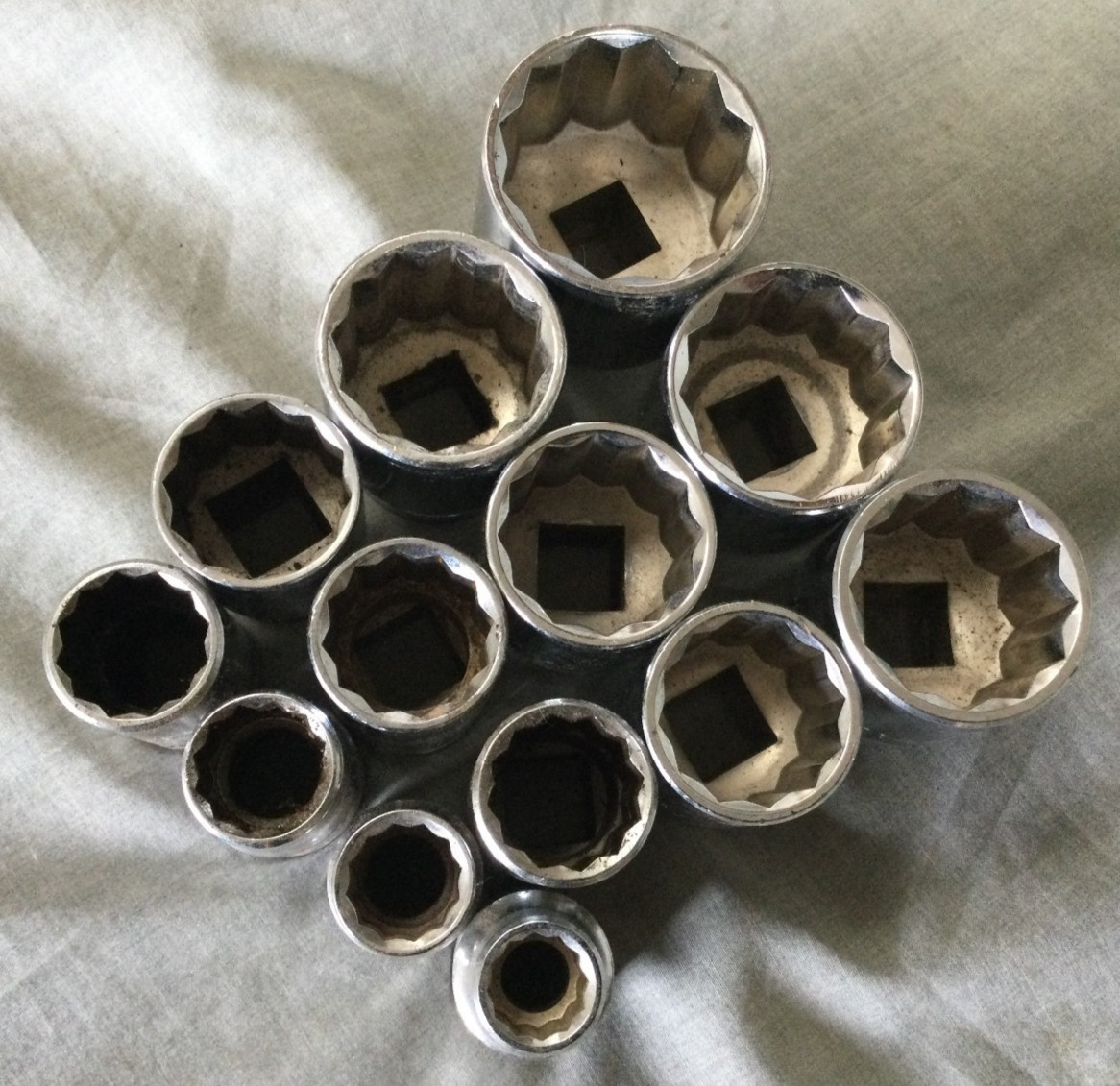 1/2″ Drive Socket Set – Ratchet – Extension & Breaker Bar – Metal Case Japan
