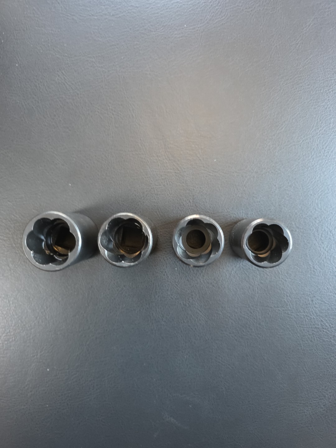 4 x Pcs From Blue-point As Sold by snap On 305TTWYA twist shallow sockets