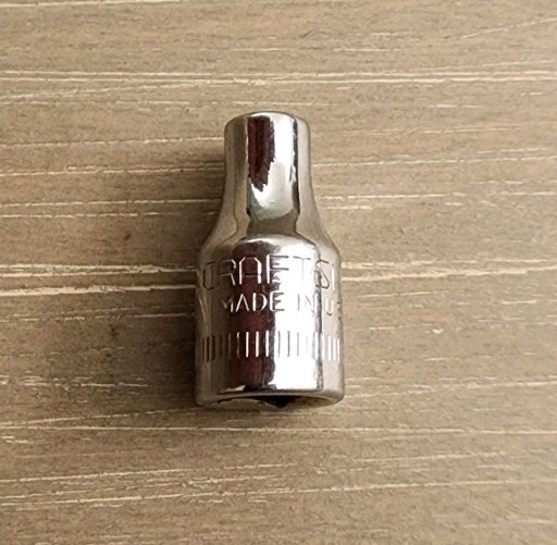 Craftsman USA 4mm Socket 6 Point 1/4″ Drive -V- 43505 (Bottom Knurl)