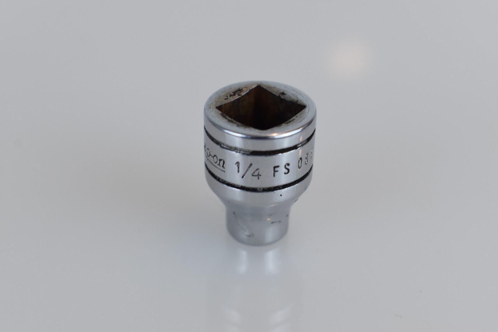 Snap On Tools FS081 1/4″ SAE Flank Drive Shallow Socket 3/8″ Drive 6 Point USA