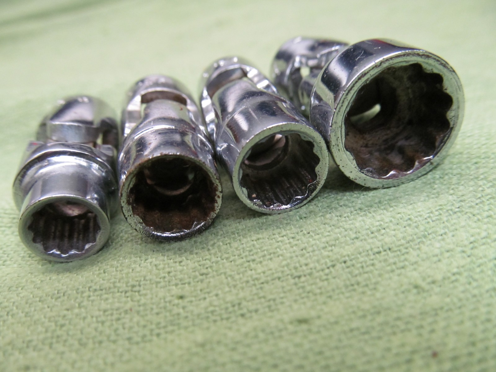 Four Vtg. Bonney 1/4″ Drive Flex Sockets SAE 12 points – See Pics & Description