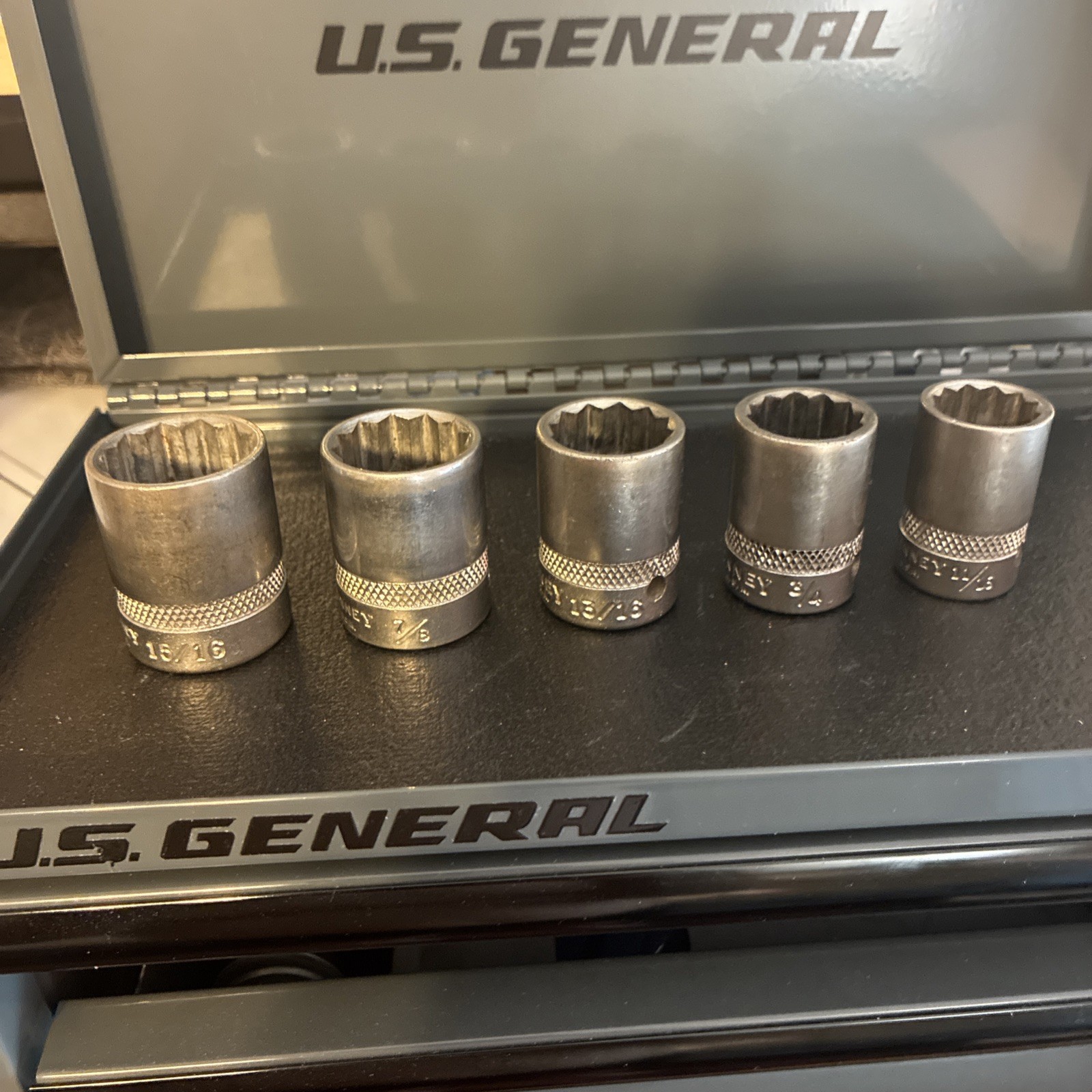 Bonney 1/2” Drive Sockets 15/16 A30, 7/8 A28, 13/16 A26, 3/4 A24, 11/16 A22