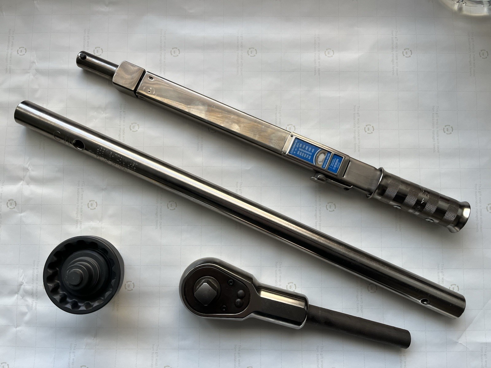 Porsche center lug tool and Click Ratcheting Torque Wrench Adapter
