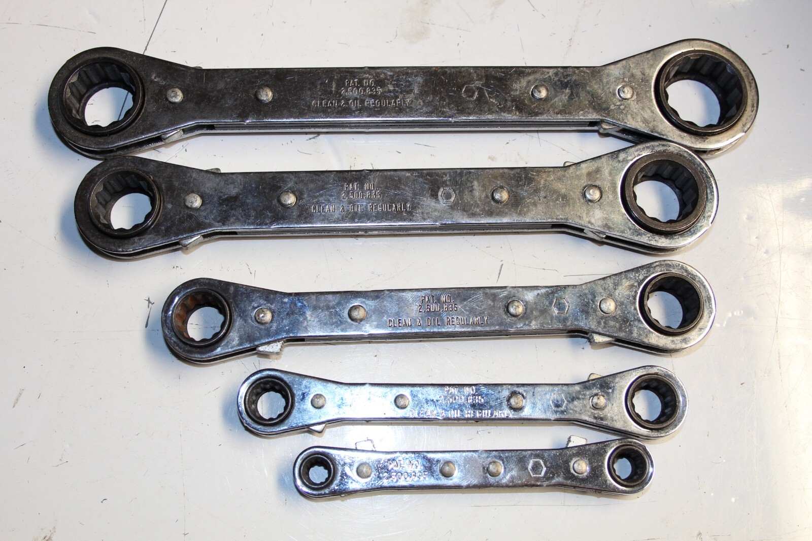 BLUE-POINT TOOLS 5 pc 12-Point SAE Latch-On® 0° Offset Ratcheting Box Wrench Set
