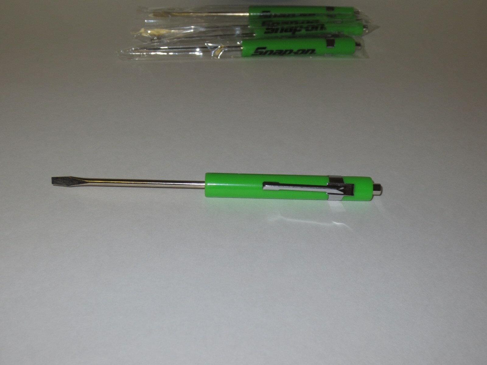 NEW 12 ASSORTED Snap-on Tools Flat Tip Pocket Screwdrivers w/Clip & Magnetic End