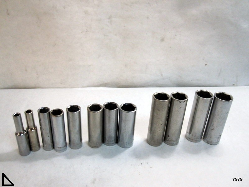 CRAFTSMAN set of 12 sockets 6 point metric read description
