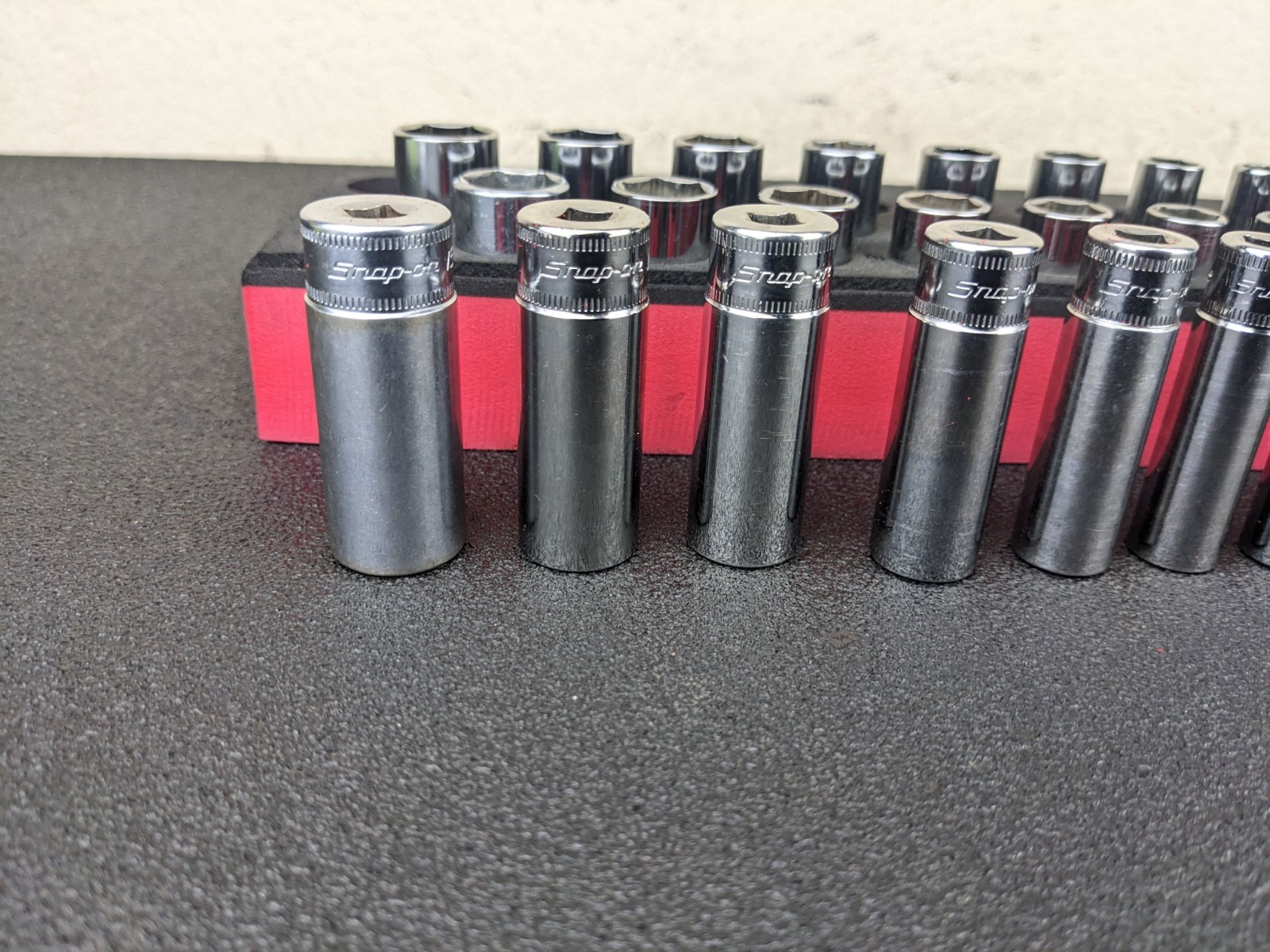 #bo705 Snap-On Tools 142STMMSYFR1 42pc 1/4″ Drive 6-Point Metric Foam Socket Set
