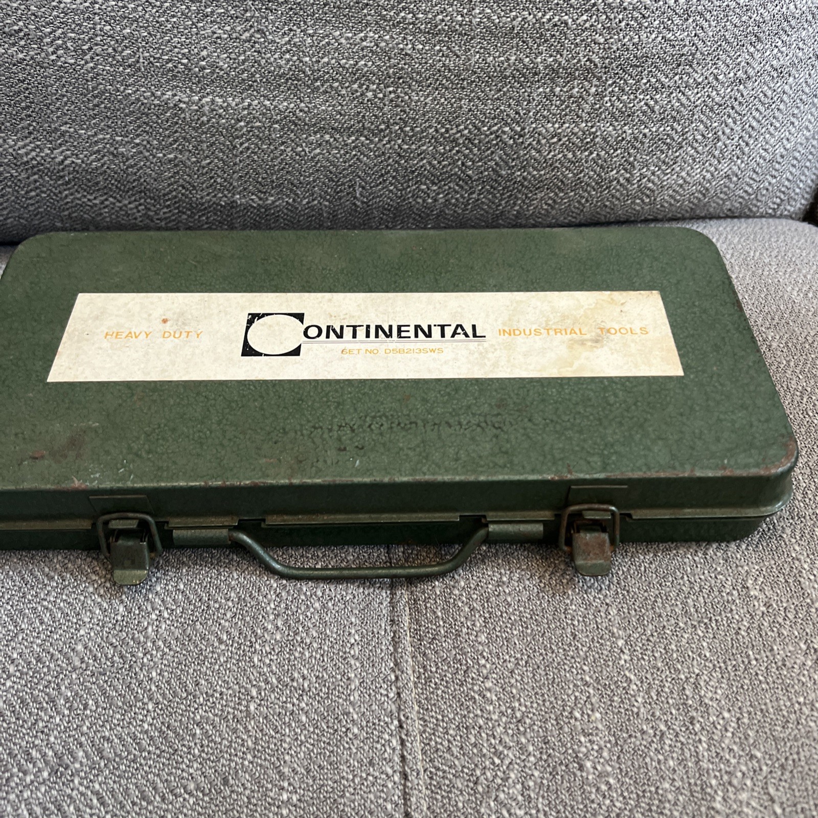 Vintage Continental 21 Piece Socket Set Tools Heavy Duty 1/4 And 3/8 Drive S.A.E