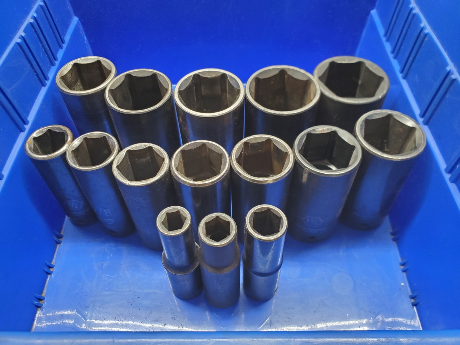 15-PCS GearWrench + More 7/16″ to 1-9/16″ Deep Impact Socket Set, 1/2″ Drive.